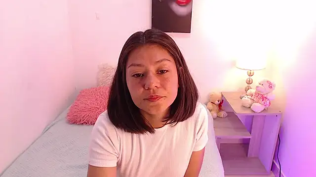 Snapshot of renataj chatting on 11-13-25, 06:51 renataj online show from 11-13-25, 06:51