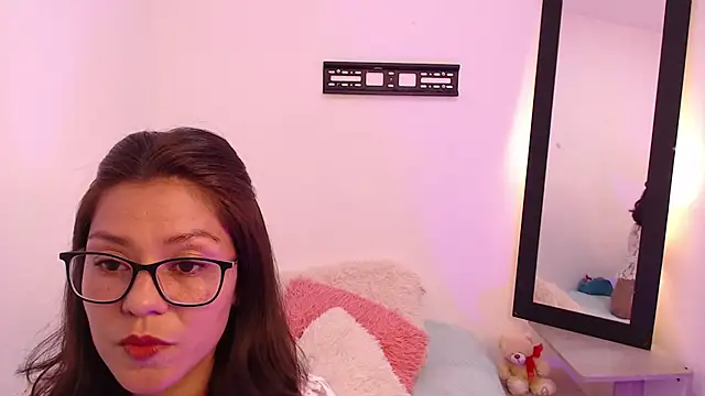 Snapshot of renataj chatting on 12-03-25, 11:36 renataj online show from 12-03-25, 11:36