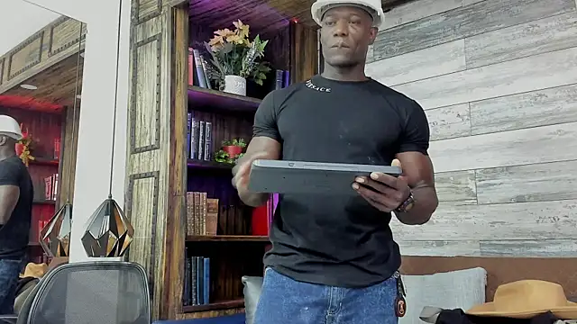 MarcusBlack  online show from 08-05-26, 11:46