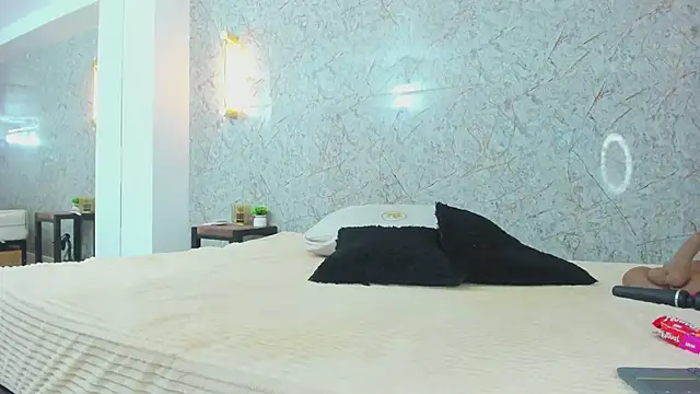 Antonella west online show from 04-13-26, 09:42