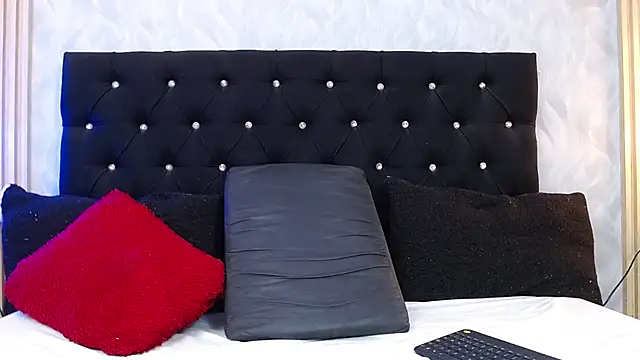 xandrinakarzon online show from 04-25-26, 02:03