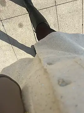 xiaoyuan01 online show from 11-19-25, 01:27