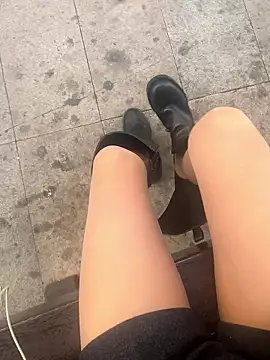 xiaoyuan01 online show from 11-30-25, 01:53