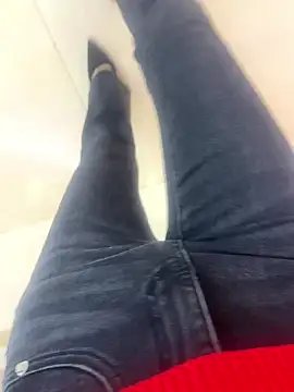 xiaoyuan01 online show from 04-23-26, 02:35