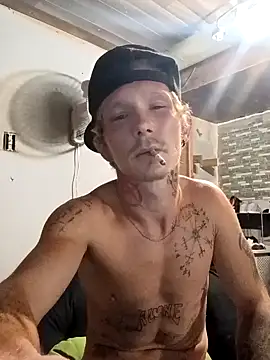 Snapshot of mastertrap chatting on 09-25-25, 06:50 mastertrap online show from 09-25-25, 06:50