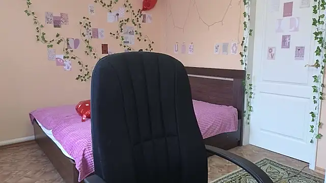 Ronda Roni online show from 04-13-26, 05:13