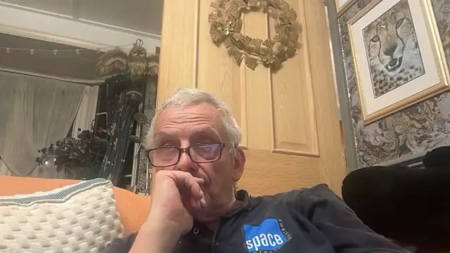 poggles online show from 10-28-25, 09:39