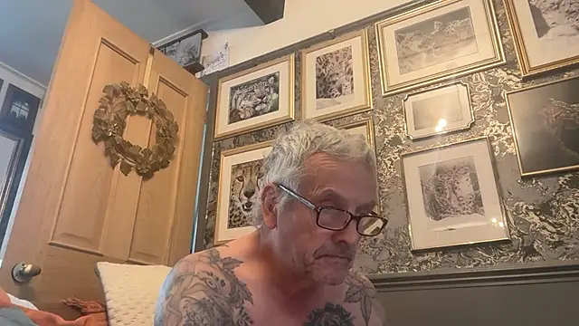 poggles online show from 11-20-25, 01:55