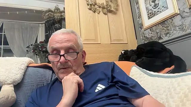 Snapshot of poggles chatting on 04-01-26, 08:50 poggles online show from 04-01-26, 08:50