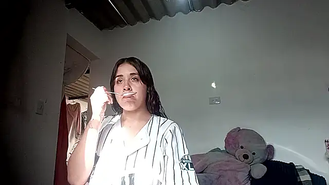 Snapshot of twodoo chatting on 10-14-25, 07:58 twodoo online show from 10-14-25, 07:58