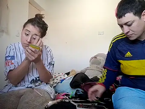 Snapshot of twodoo chatting on 10-15-25, 01:22 twodoo online show from 10-15-25, 01:22