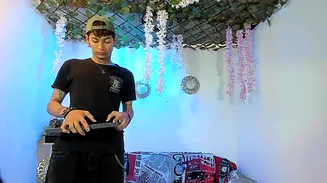 Bastian boyshot77 online show from 02-12-26, 01:17