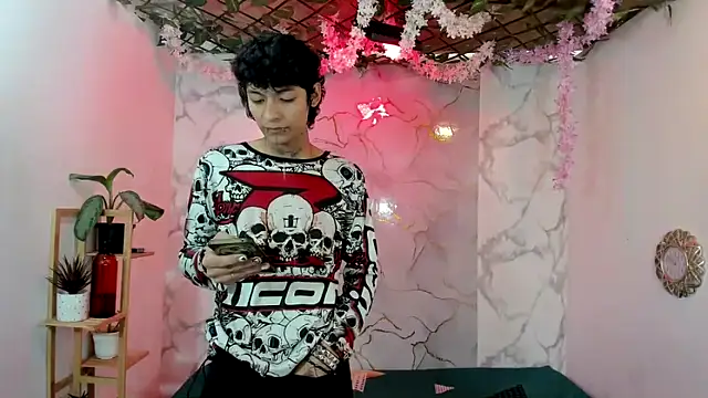 Bastian boyshot77 online show from 04-12-26, 06:13