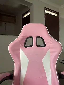 Snapshot of Lil-shawrie chatting on 10-03-25, 08:22 Lil-shawrie online show from 10-03-25, 08:22