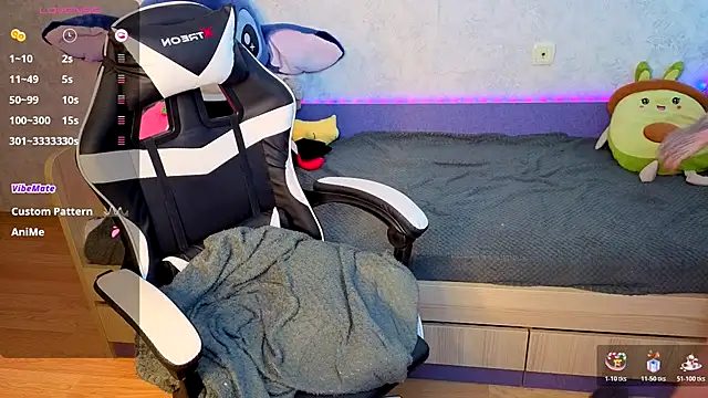 Snapshot of Mini_Lady1 chatting on 11-25-25, 06:57 Mini Lady1 online show from 11-25-25, 06:57