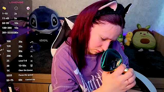 Snapshot of Mini_Lady1 chatting on 11-29-25, 04:15 Mini Lady1 online show from 11-29-25, 04:15