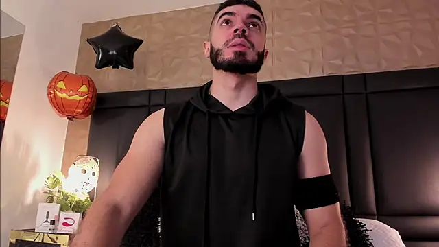 AxelThompson  online show from 10-23-25, 12:59