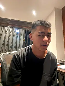 Snapshot of _Alex_martinez_ chatting on 10-16-25, 01:17 Alex martinez online show from 10-16-25, 01:17