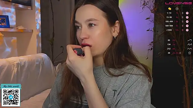 mia here online show from 12-01-25, 02:16