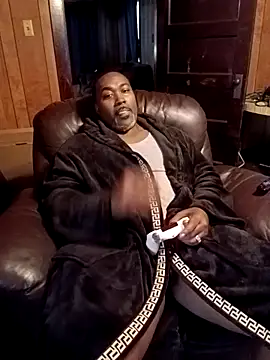 Snapshot of Mrbull67 chatting on 10-31-25, 05:36 Mrbull67 online show from 10-31-25, 05:36