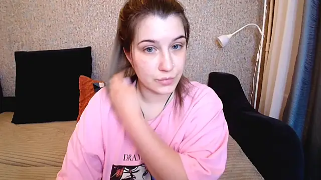 Snapshot of CherryZlata chatting on 12-19-25, 06:37 CherryZlata online show from 12-19-25, 06:37