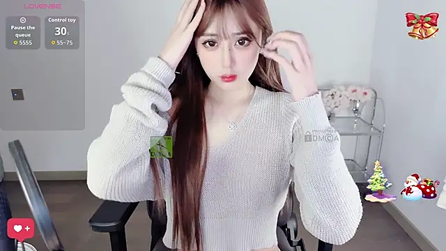 Snapshot of OwQoll chatting on 12-20-25, 05:36 OwQoll online show from 12-20-25, 05:36