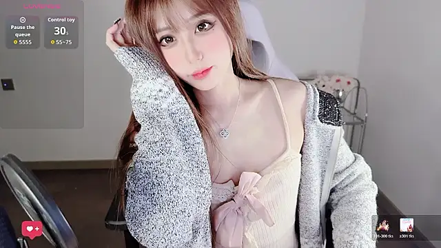 Snapshot of OwQoll chatting on 02-01-26, 11:31 OwQoll online show from 02-01-26, 11:31