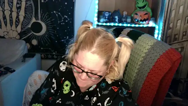 Kinky Witch online show from 04-25-26, 12:41