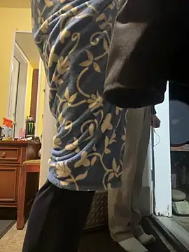 Snapshot of SoftLeini chatting on 10-15-25, 10:26 SoftLeini online show from 10-15-25, 10:26