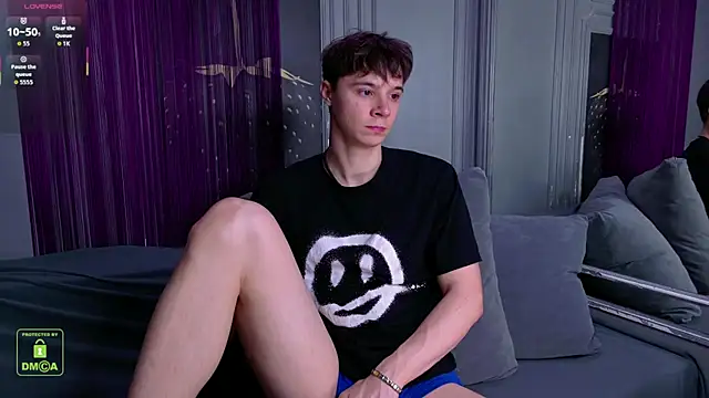 Snapshot of AnthonyHall chatting on 09-25-25, 10:30 AnthonyHall online show from 09-25-25, 10:30