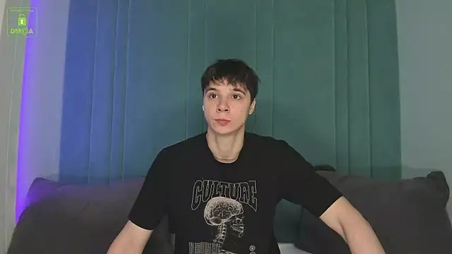 Snapshot of AnthonyHall chatting on 10-08-25, 10:13 AnthonyHall online show from 10-08-25, 10:13