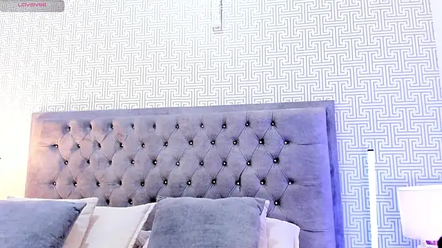 Snapshot of Evaa_Lunna_ chatting on 11-19-25, 08:09 Evaa Lunna online show from 11-19-25, 08:09