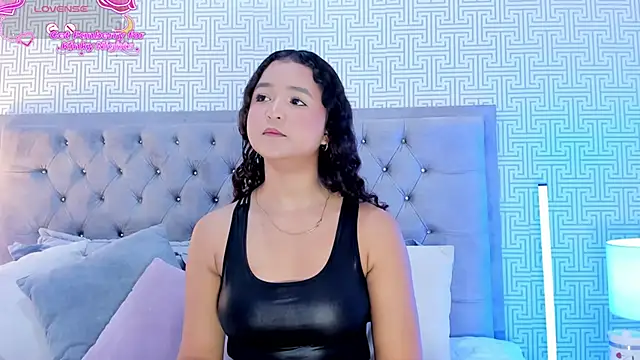 Snapshot of Evaa_Lunna_ chatting on 11-29-25, 07:06 Evaa Lunna online show from 11-29-25, 07:06