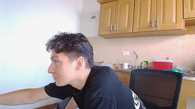 Aria Arthur online show from 10-15-25, 12:27