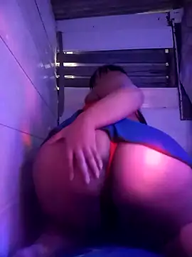 Snapshot of srtsara chatting on 09-14-25, 12:21 srtsara online show from 09-14-25, 12:21