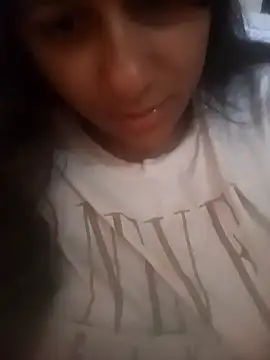 Snapshot of srtsara chatting on 11-16-25, 08:47 srtsara online show from 11-16-25, 08:47