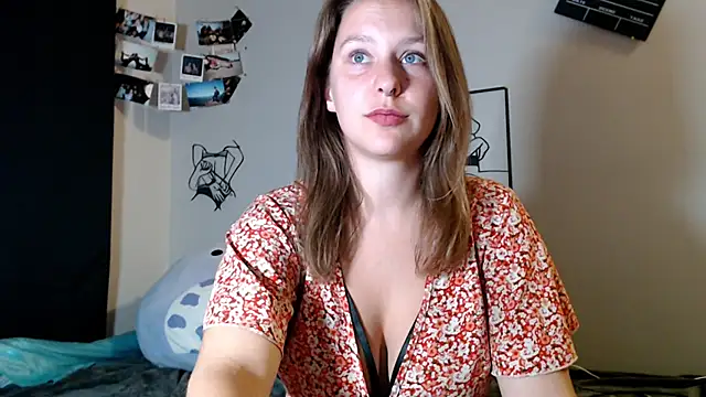 Snapshot of celeste_xxoo chatting on 10-19-25, 12:11 celeste xxoo online show from 10-19-25, 12:11