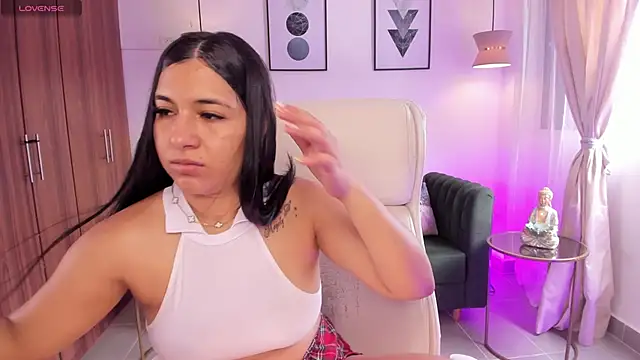 Snapshot of DANDARA_THOM chatting on 11-01-25, 07:05 DANDARA THOM online show from 11-01-25, 07:05