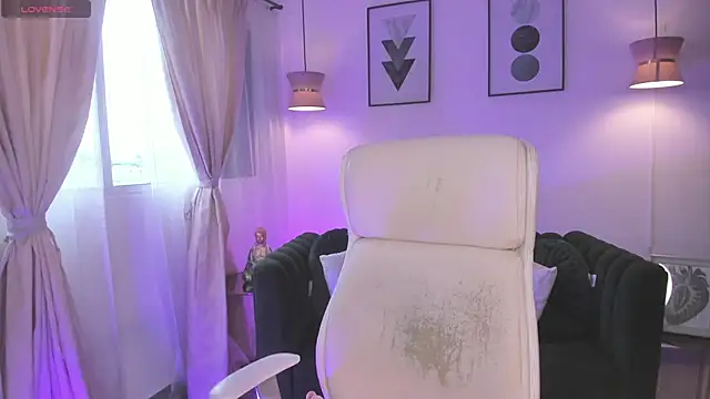 Snapshot of DANDARA_THOM chatting on 11-14-25, 07:12 DANDARA THOM online show from 11-14-25, 07:12