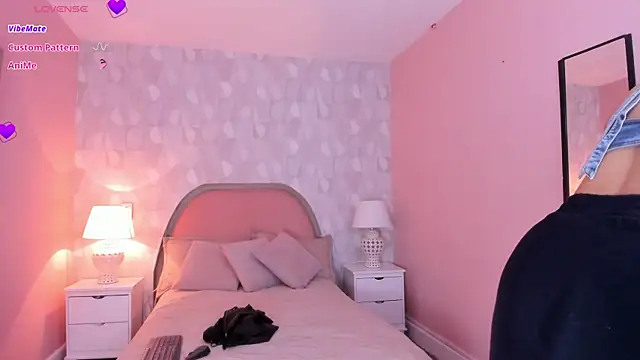 isabella milf  online show from 04-10-26, 07:07