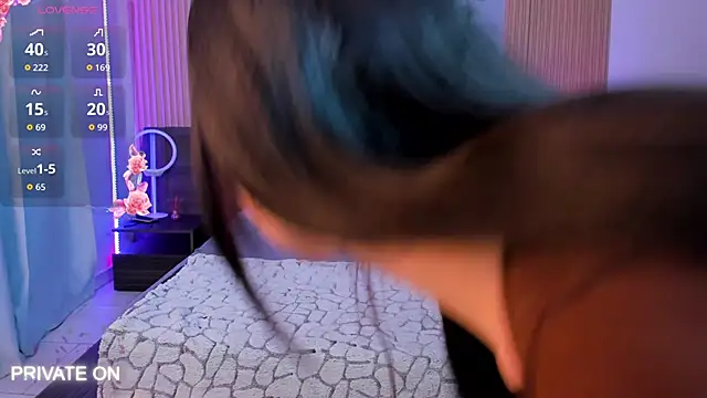 Snapshot of samanthaa_moon chatting on 09-12-25, 05:57 samanthaa moon online show from 09-12-25, 05:57