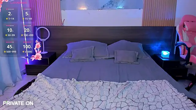 Snapshot of samanthaa_moon chatting on 09-24-25, 10:46 samanthaa moon online show from 09-24-25, 10:46