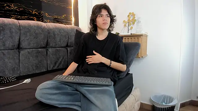 Diamond twink online show from 03-20-26, 01:38