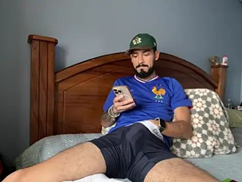 Snapshot of Jonny0399_ chatting on 06-23-26, 09:57 Jonny0399 online show from 06-23-26, 09:57