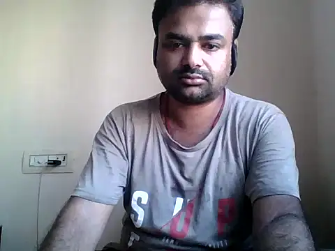 sree4143 online show from 10-13-25, 03:39