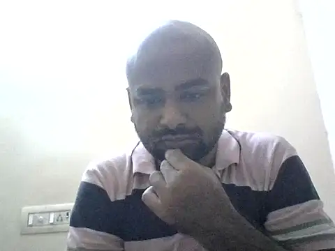 sree4143 online show from 10-22-25, 12:49