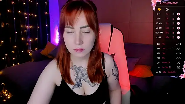 Snapshot of deboramoore chatting on 10-20-25, 02:12 deboramoore online show from 10-20-25, 02:12