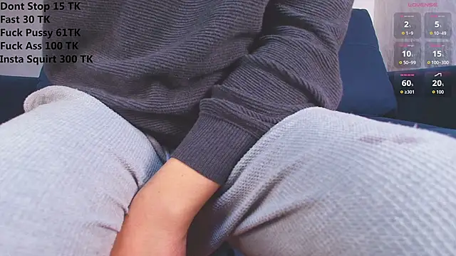 couplelove543 online show from 09-22-25, 12:51