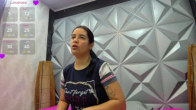 Snapshot of GreciaFox1 chatting on 11-06-25, 11:11 GreciaFox1 online show from 11-06-25, 11:11