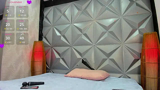 Snapshot of GreciaFox1 chatting on 11-10-25, 11:20 GreciaFox1 online show from 11-10-25, 11:20